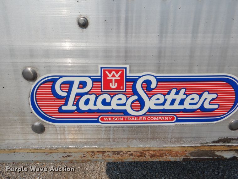 image for item KW9883 2002 Wilson DWH-400B Pace Setter  grain trailer