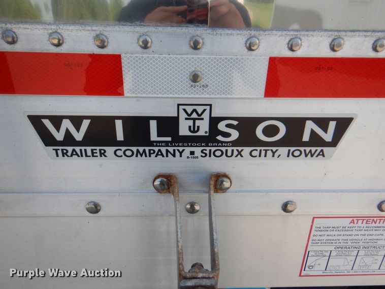 image for item KW9883 2002 Wilson DWH-400B Pace Setter  grain trailer