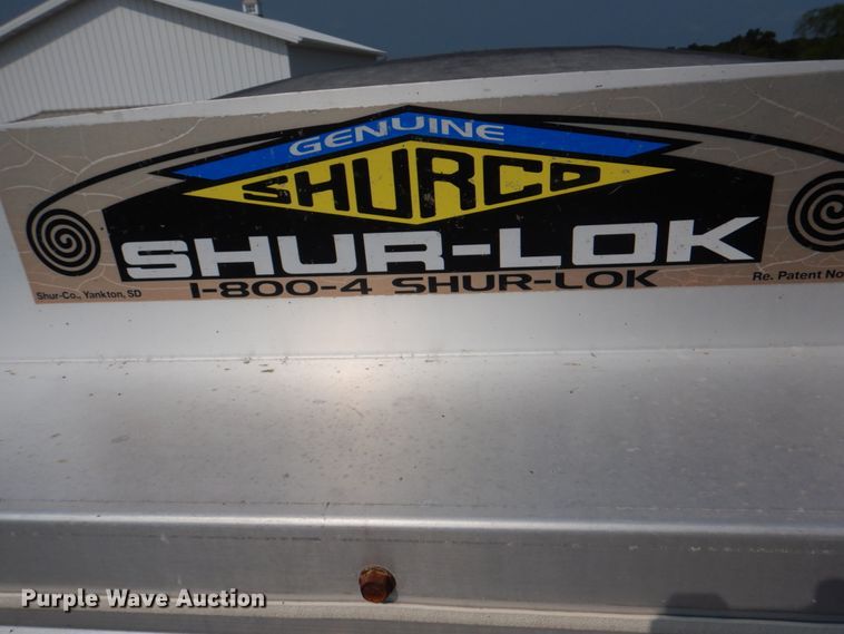 image for item KW9883 2002 Wilson DWH-400B Pace Setter  grain trailer