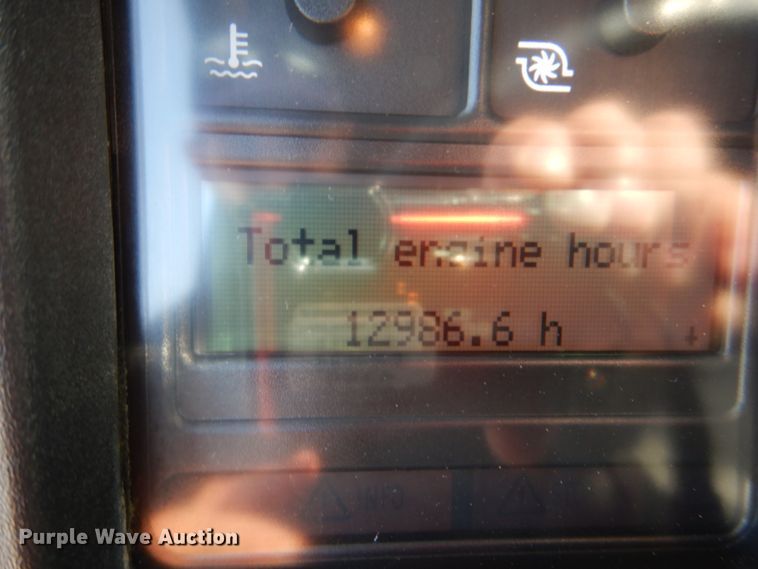 image for item KW9884 2002 Volvo VNL  semi truck