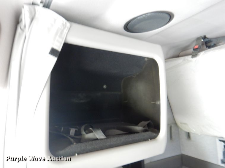 image for item KW9884 2002 Volvo VNL  semi truck