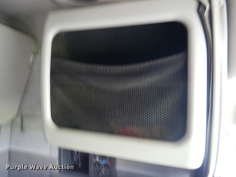 image for item KW9884 2002 Volvo VNL  semi truck