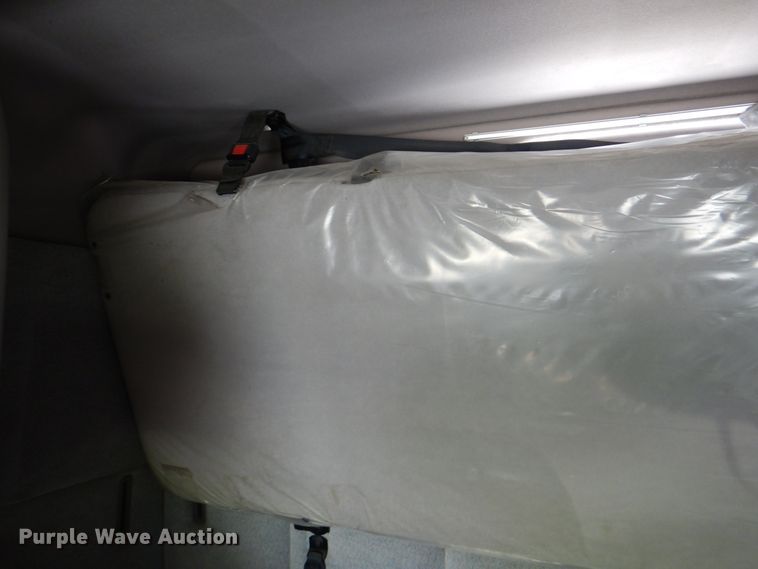 image for item KW9884 2002 Volvo VNL  semi truck