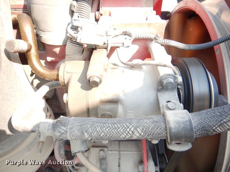 image for item KW9884 2002 Volvo VNL  semi truck