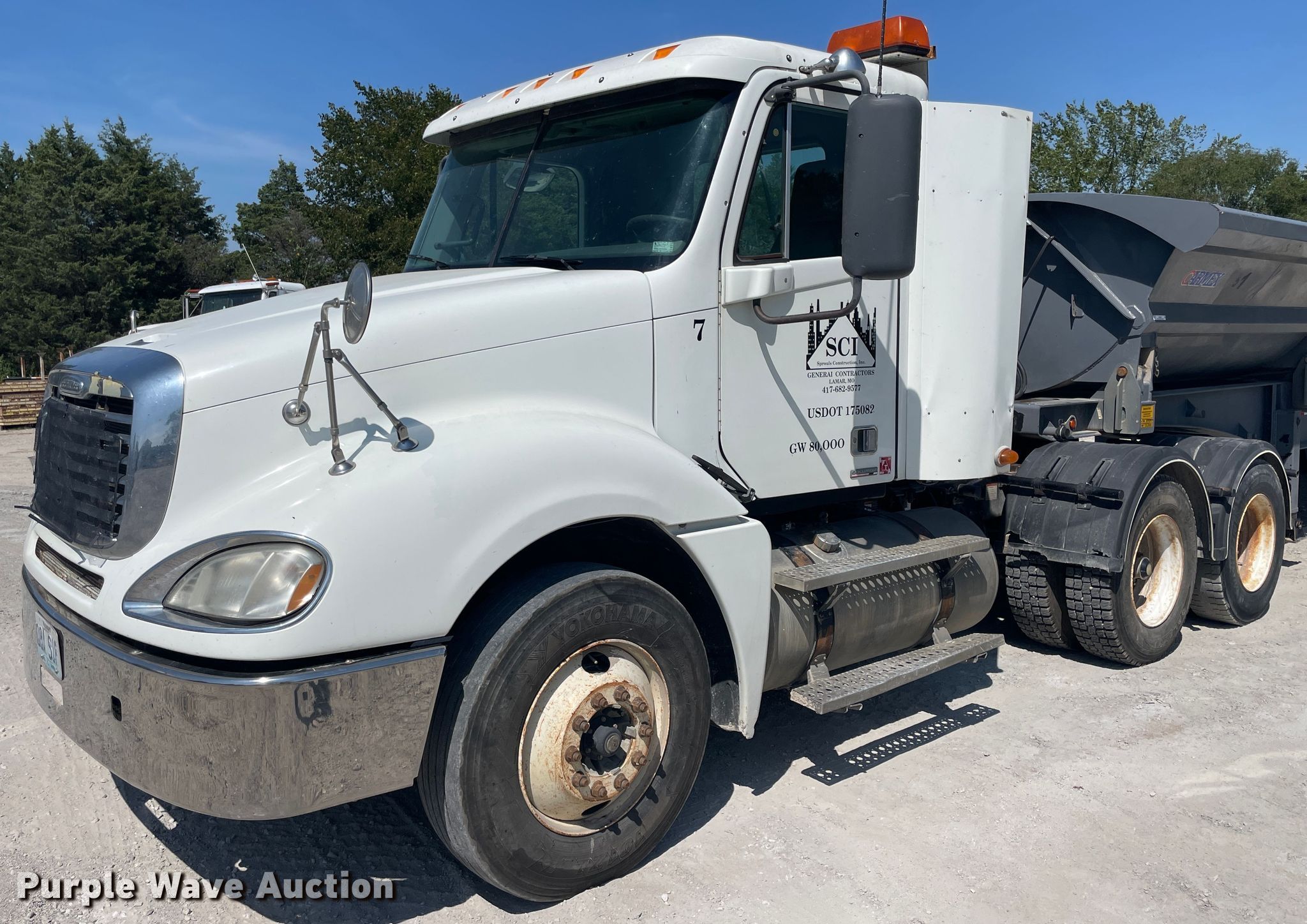 2008 Freightliner Columbia 120 semi truck in Lamar, MO Item KK9448