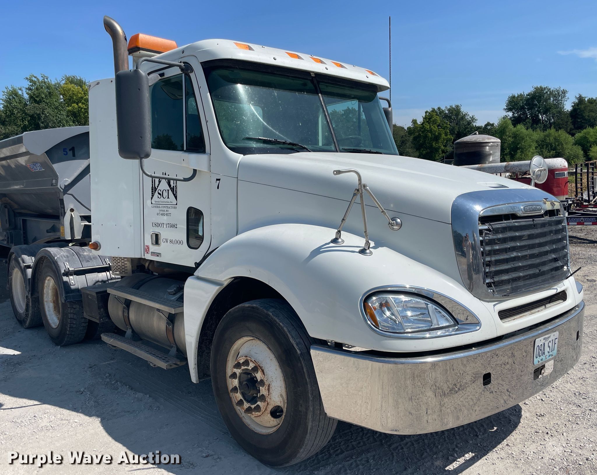 2008 Freightliner Columbia 120 semi truck in Lamar, MO Item KK9448