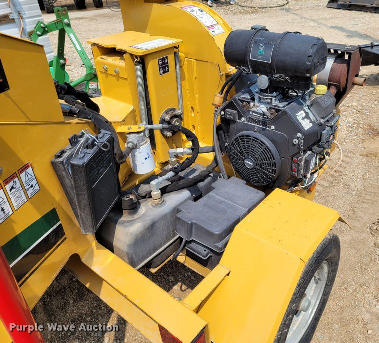 image for item BY9380 2015 Vermeer BC700XL  wood chipper