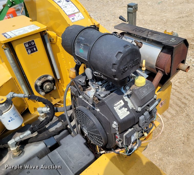 image for item BY9380 2015 Vermeer BC700XL  wood chipper