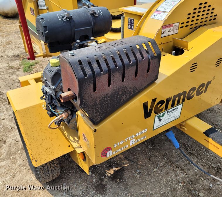image for item BY9380 2015 Vermeer BC700XL  wood chipper