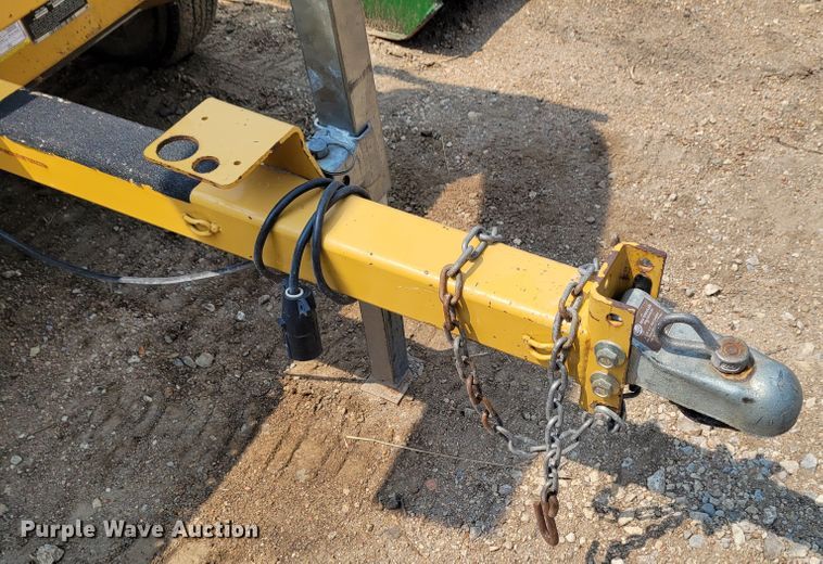 image for item BY9380 2015 Vermeer BC700XL  wood chipper