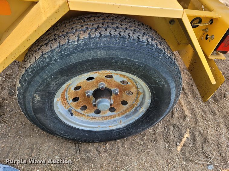 image for item BY9380 2015 Vermeer BC700XL  wood chipper