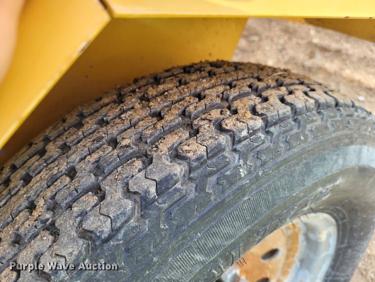 image for item BY9380 2015 Vermeer BC700XL  wood chipper