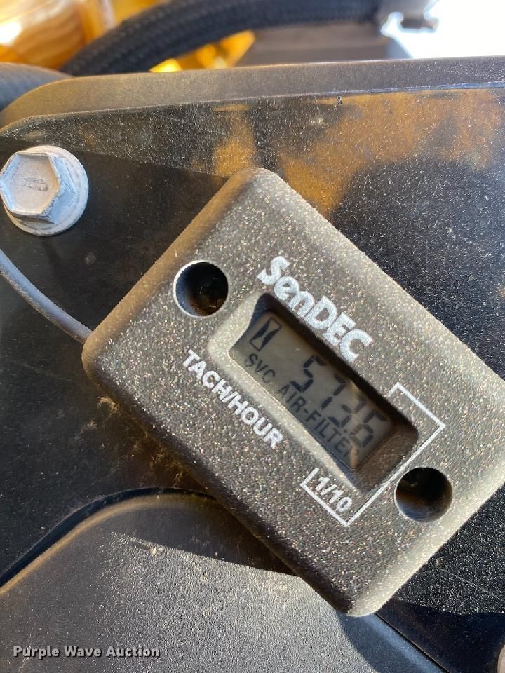 image for item BY9380 2015 Vermeer BC700XL  wood chipper