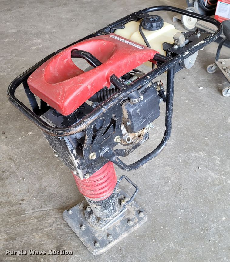 image for item BY9411 Toro VR3100  plate compactor