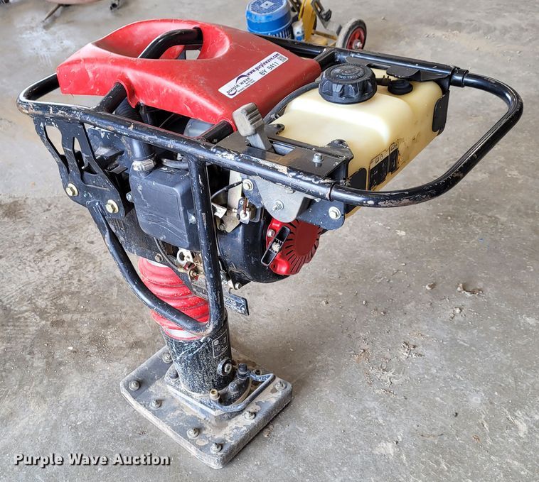 image for item BY9411 Toro VR3100  plate compactor