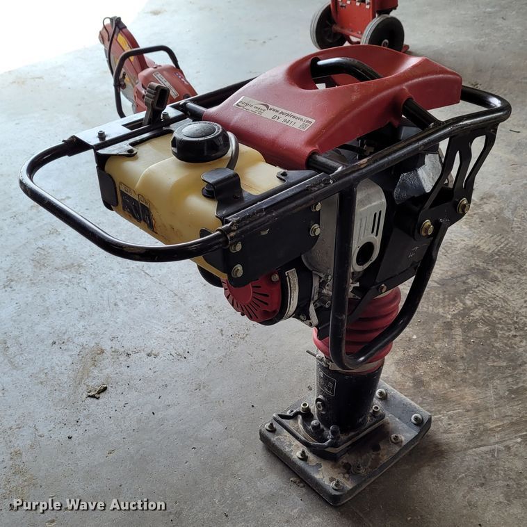 image for item BY9411 Toro VR3100  plate compactor