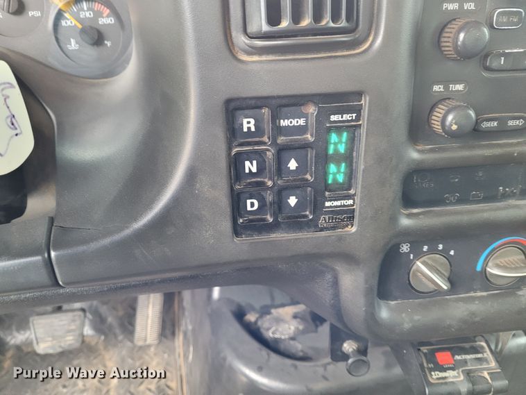 image for item BY9450 2009 GMC C7500  utility / service truck