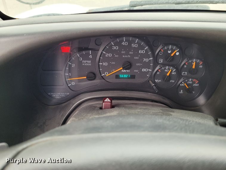 image for item BY9450 2009 GMC C7500  utility / service truck