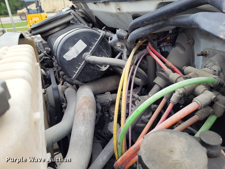 image for item BY9450 2009 GMC C7500  utility / service truck