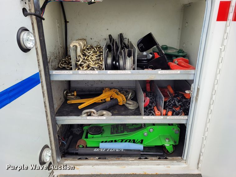 image for item BY9450 2009 GMC C7500  utility / service truck