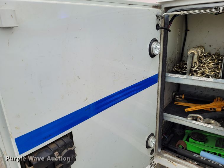 image for item BY9450 2009 GMC C7500  utility / service truck