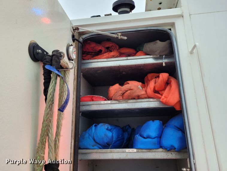 image for item BY9450 2009 GMC C7500  utility / service truck