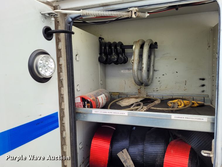 image for item BY9450 2009 GMC C7500  utility / service truck