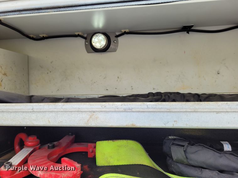 image for item BY9450 2009 GMC C7500  utility / service truck