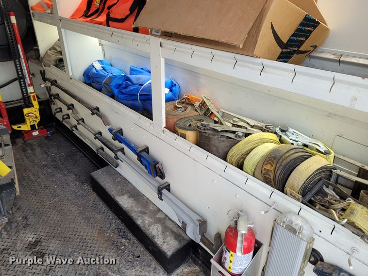 image for item BY9450 2009 GMC C7500  utility / service truck