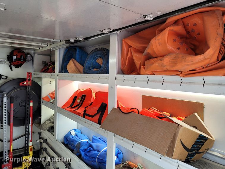 image for item BY9450 2009 GMC C7500  utility / service truck