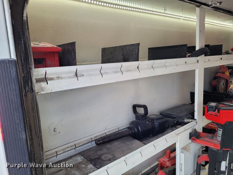 image for item BY9450 2009 GMC C7500  utility / service truck