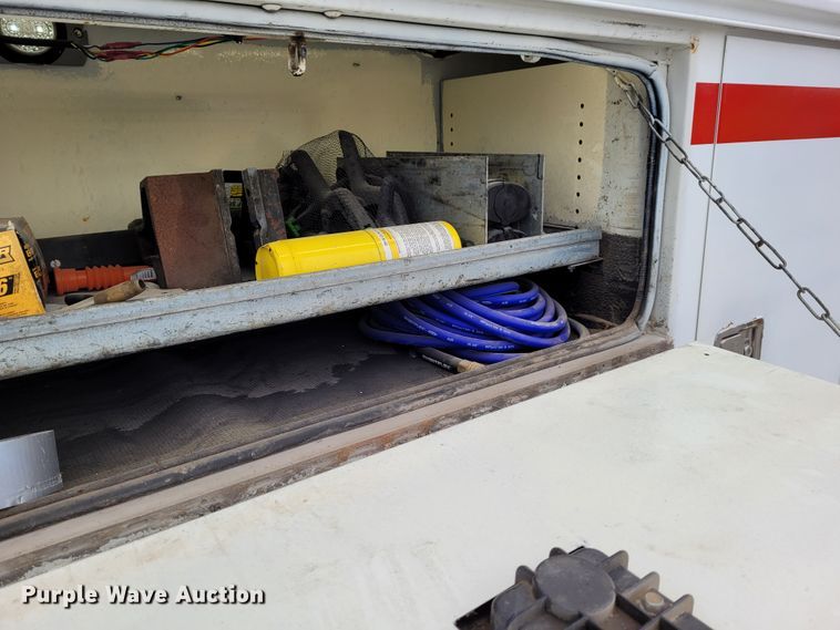 image for item BY9450 2009 GMC C7500  utility / service truck