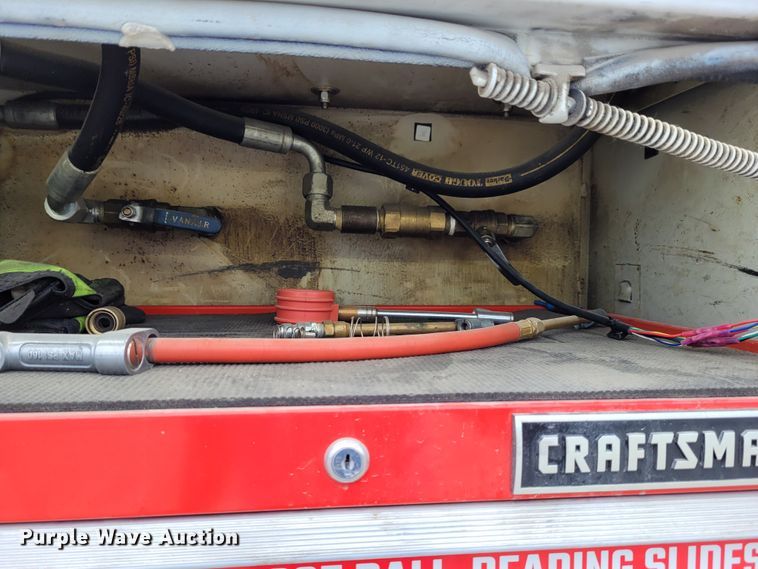 image for item BY9450 2009 GMC C7500  utility / service truck