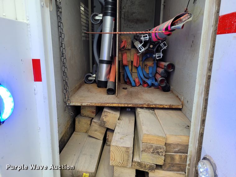 image for item BY9450 2009 GMC C7500  utility / service truck