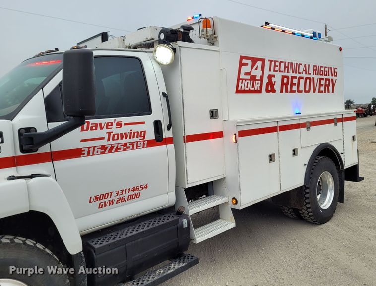 image for item BY9450 2009 GMC C7500  utility / service truck