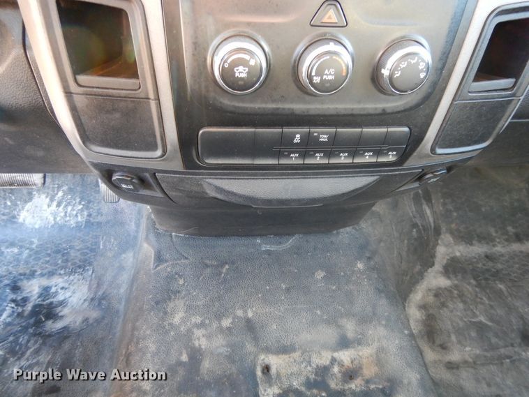 image for item DD6696 2016 Dodge Ram 5500  truck cab and chassis