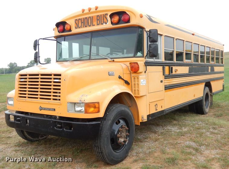 image for item DG0848 2001 International 3800  school bus