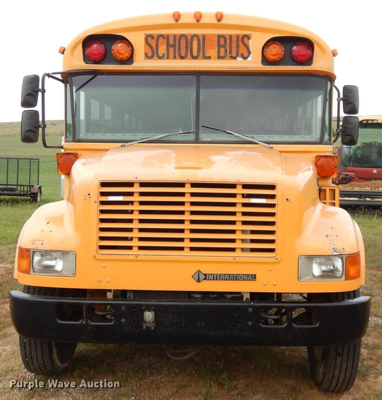 image for item DG0848 2001 International 3800  school bus