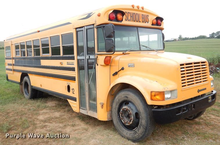 image for item DG0848 2001 International 3800  school bus