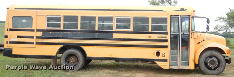 image for item DG0848 2001 International 3800  school bus