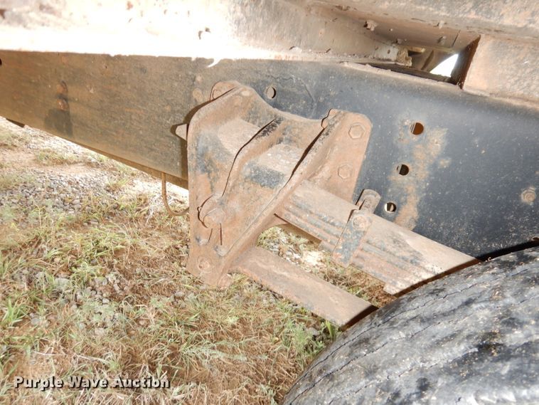 image for item DG0848 2001 International 3800  school bus