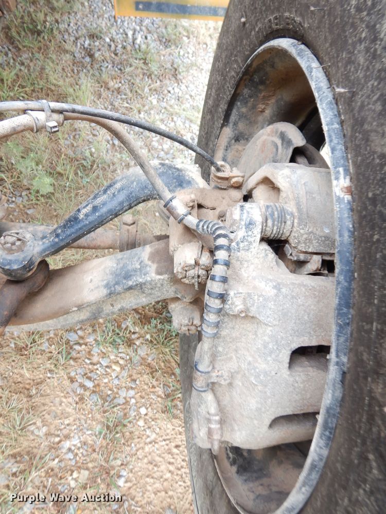 image for item DG0848 2001 International 3800  school bus