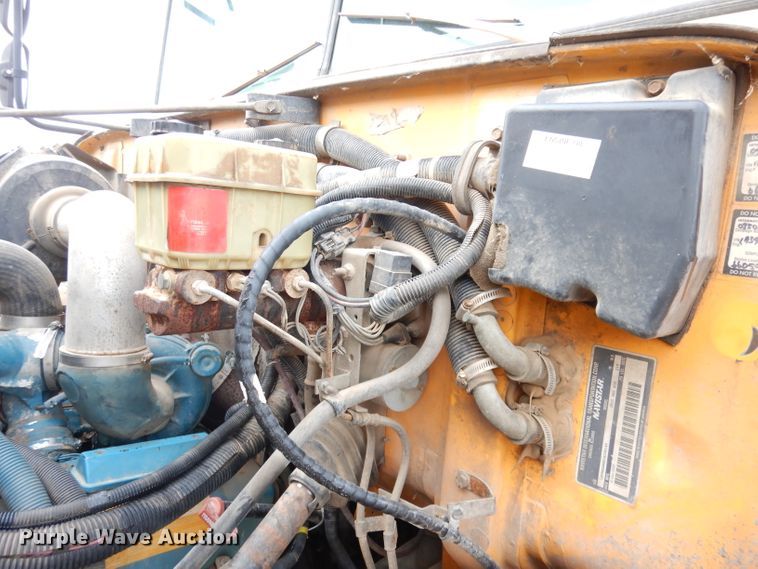 image for item DG0848 2001 International 3800  school bus