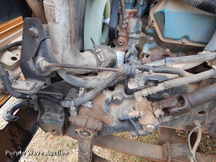 image for item DG0848 2001 International 3800  school bus