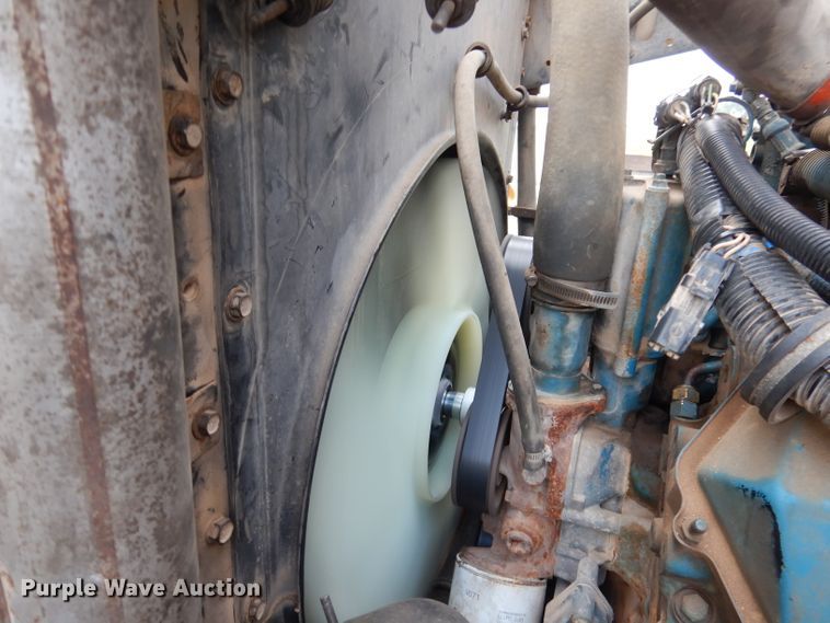 image for item DG0848 2001 International 3800  school bus