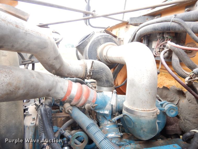 image for item DG0848 2001 International 3800  school bus