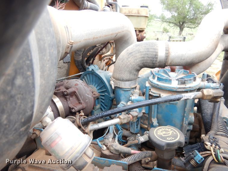 image for item DG0848 2001 International 3800  school bus