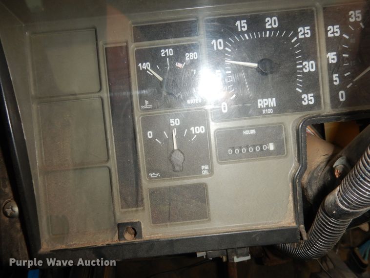 image for item DG0848 2001 International 3800  school bus