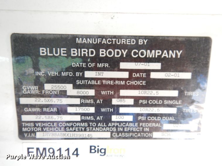 image for item DG0848 2001 International 3800  school bus