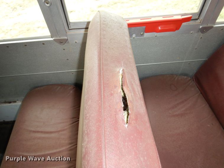 image for item DG0848 2001 International 3800  school bus